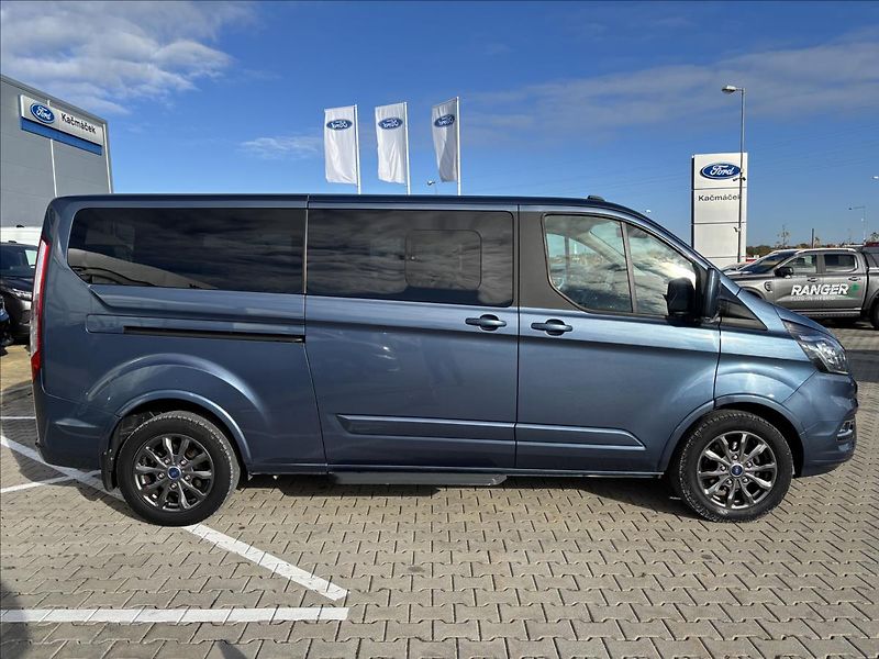 Ford Tourneo Custom 2,0 EcoBlue 136kW Titanium - fotka 6 z 36