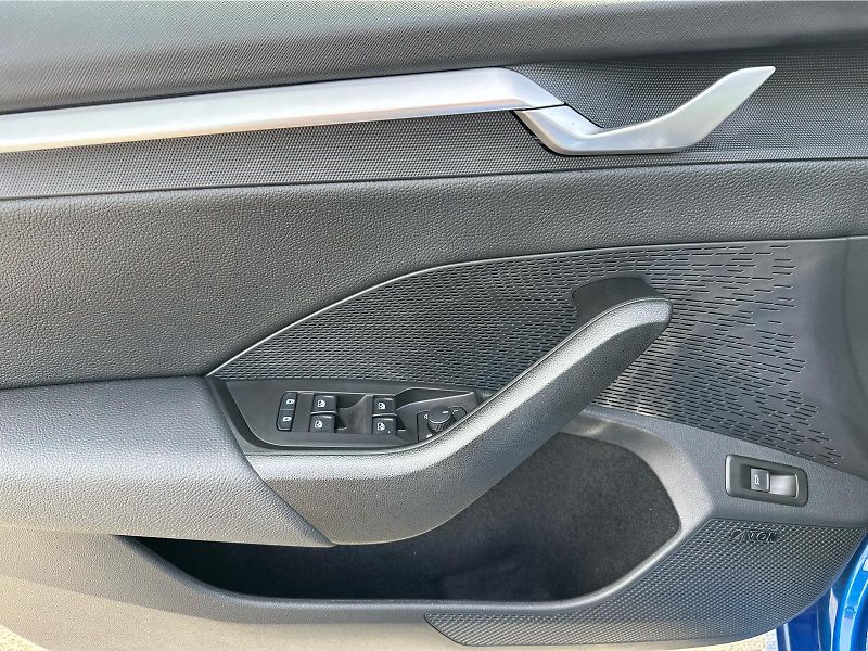Škoda Octavia 2,0 TDI / 110 kW Exclusive Sel - fotka 17 z 24