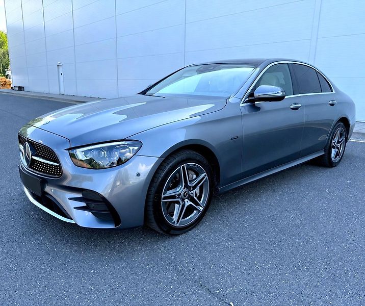 Mercedes-Benz Třídy E (2020) 4MATIC, AMG Line, původ ČR - fotka 1 z 24