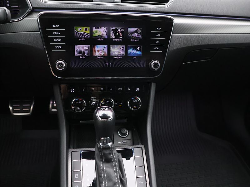 Škoda Superb 2,0 TDI 147kW DSG CZ Sportline - fotka 21 z 33
