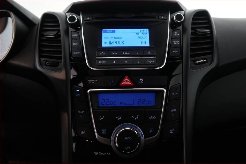 Hyundai i30 (2016) Style 1.6 GDI, Tempomat - fotka 12 z 16