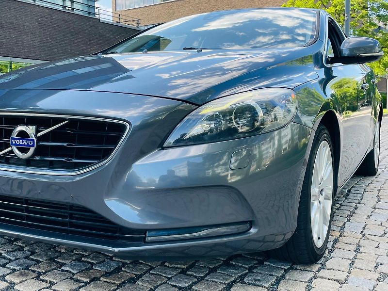 Volvo V40 2.0D3 5VÁLEC MANUÁL SERVISKA - fotka 47 z 48