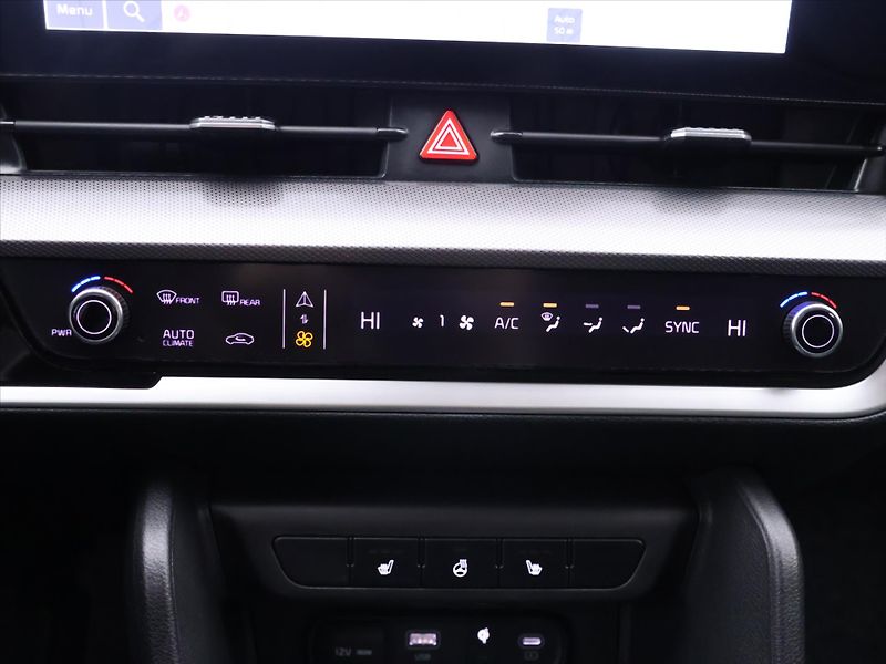 Kia Sportage 1,6 T-GDi 110 kW CZ DPH 1.Maj - fotka 23 z 33