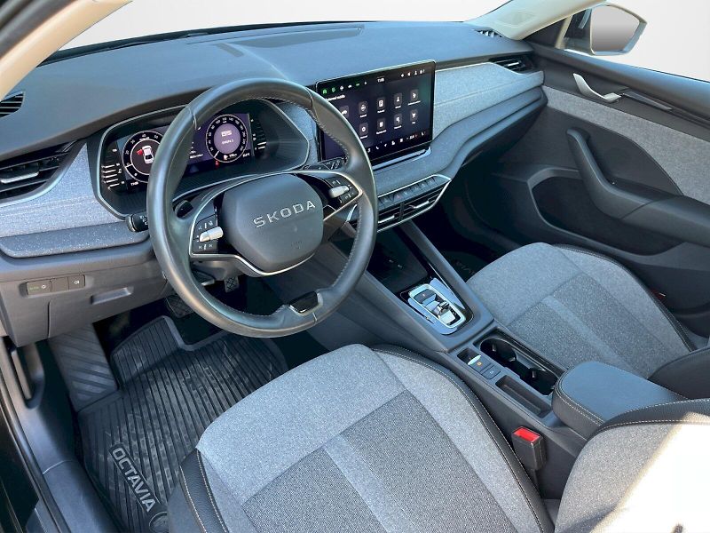 Škoda Octavia (2025) Top Selection 1.5 TSI 110kW MH - fotka 5 z 35