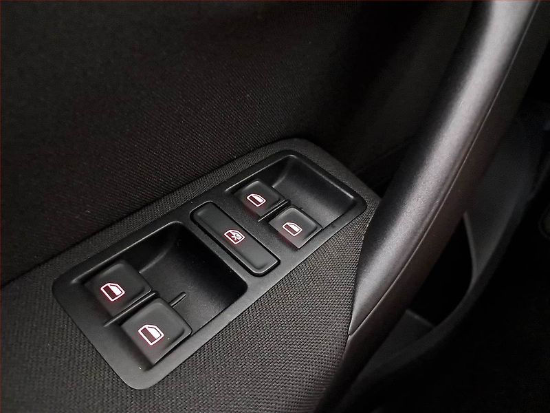 Volkswagen Polo (2015) 1.4 TDI, Tempomat - fotka 18 z 19