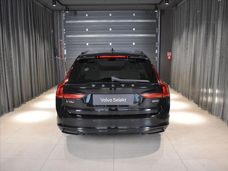 Volvo V90 2,0 B5 AWD Ultimate Pano,BLIS - fotka 5 z 30