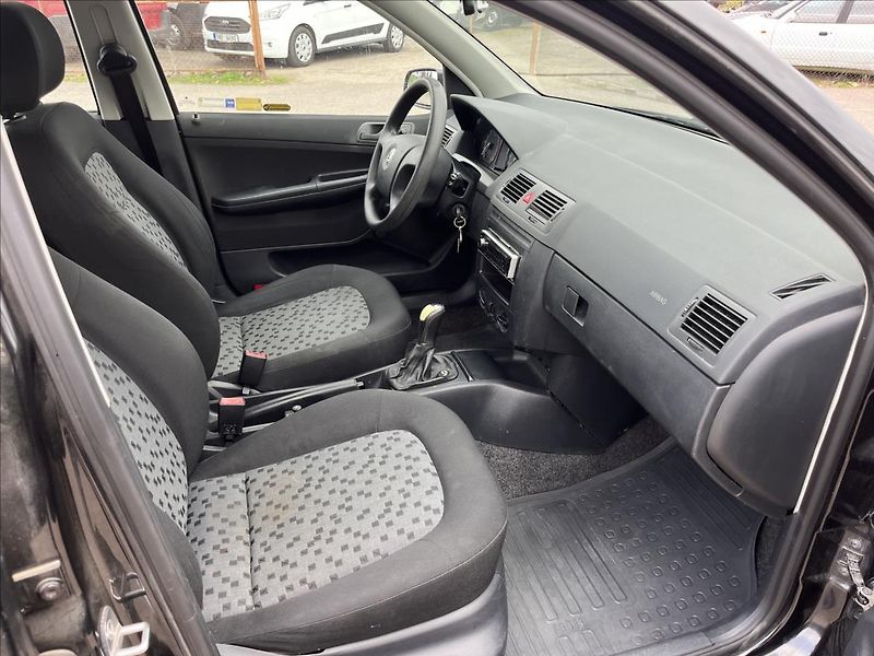 Škoda Fabia 1,4 TDi KLIMA STK 8/2026 - fotka 10 z 25