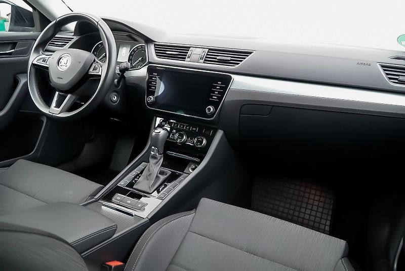 Škoda Superb 2.0 TDI 140kW 4x4 full servis - fotka 19 z 37