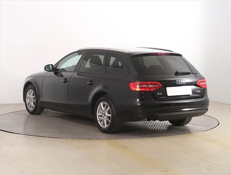 Audi A4 (2015) Ambiente 1.8 TFSI, Serv.kniha - fotka 4 z 17