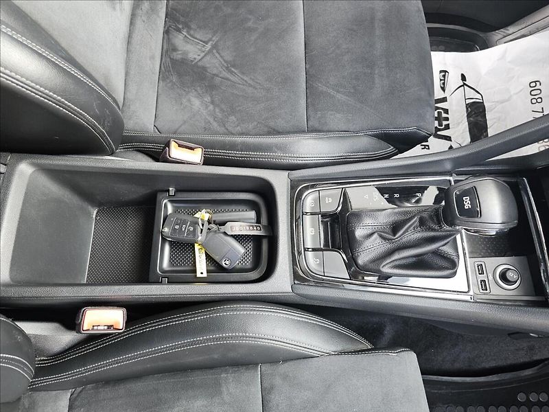 Škoda Karoq 1,5 TSi 110 KW DSG STYLE+ KŮŽE - fotka 38 z 49