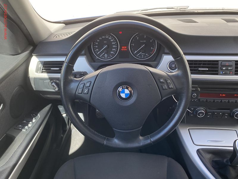 BMW Řada 3 (2011) 3.0D 325d, +ALU - fotka 11 z 17