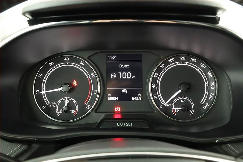Škoda Fabia (2022) 1.0 TSI, Tempomat - fotka 9 z 14