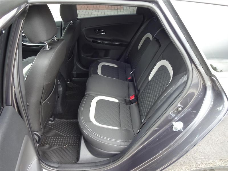 Kia Ceed 1,6 CRDi 100kW GT LINE - fotka 20 z 50