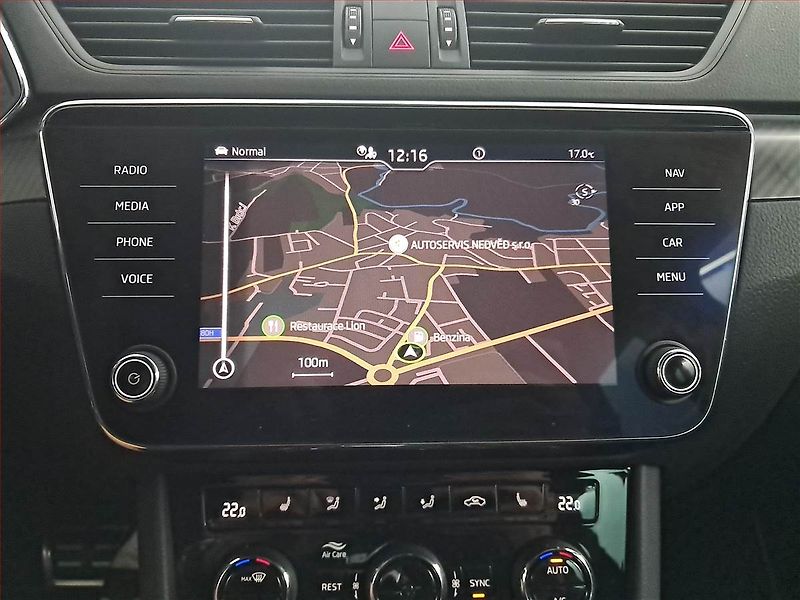Škoda Superb (2023) Sportline 2.0 TDI - fotka 13 z 20
