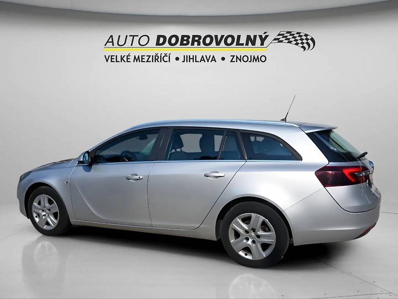 Opel Insignia ST 1.6CDTi MT6 - fotka 4 z 29