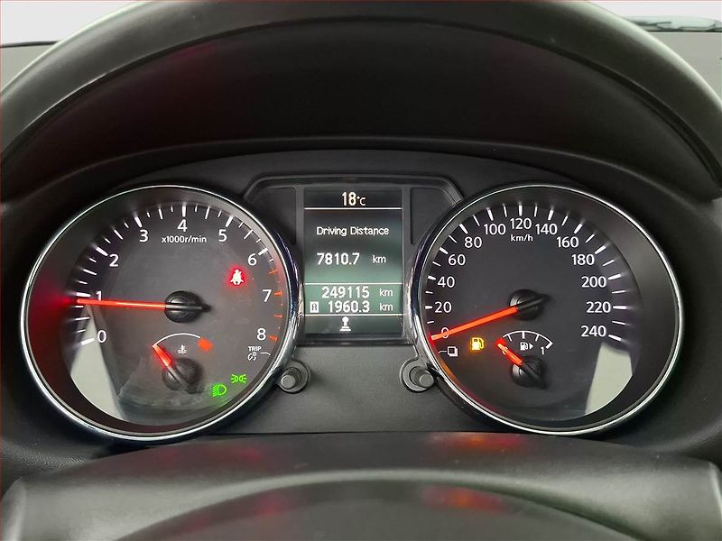 Nissan Qashqai (2013) 1.6, Navi, Tempomat - fotka 11 z 19