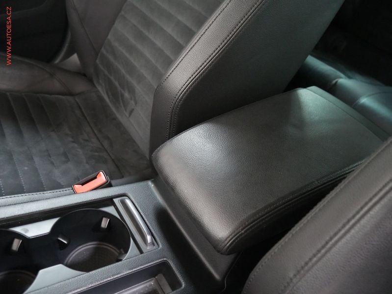 Volkswagen Passat (2015) 1.4TSI, AT, navi, LED - fotka 24 z 28