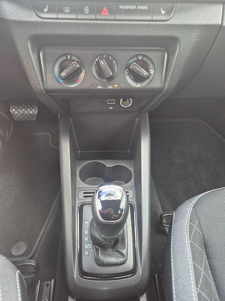 Škoda Fabia Combi 1.0 TSI DSG 70kW Ambitio - fotka 24 z 24