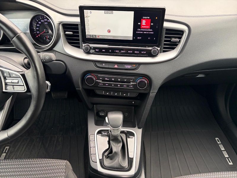 Kia Ceed (2024) TOP 1.5T-GDI 103kW DPH CZ - fotka 10 z 11