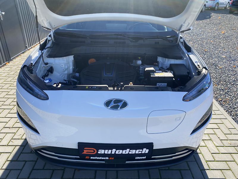 Hyundai Kona EV 100KW - 1xMAJ - DPH - TOP - fotka 47 z 50