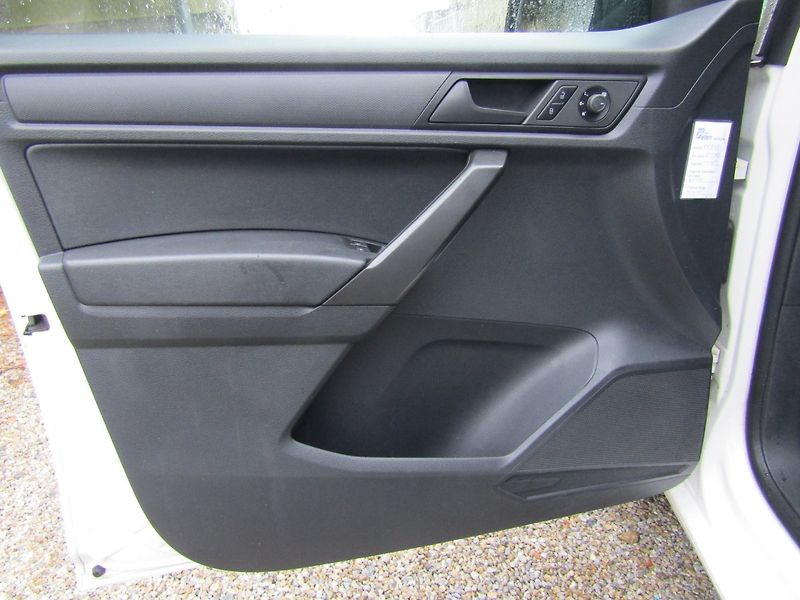 Volkswagen Caddy (2016) MAXI 2.0 TDI 75kW  NOVÁ SPOJKA - fotka 18 z 35