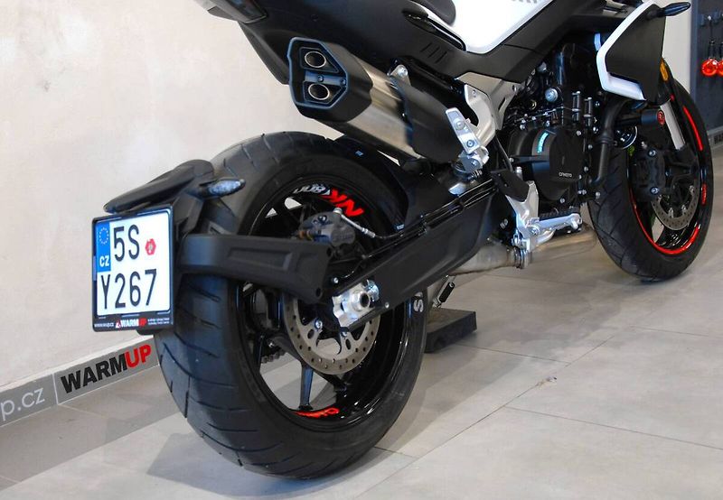 CFMOTO 800 NK (2025) 800NK Sport - krásný stav,serv - fotka 5 z 20