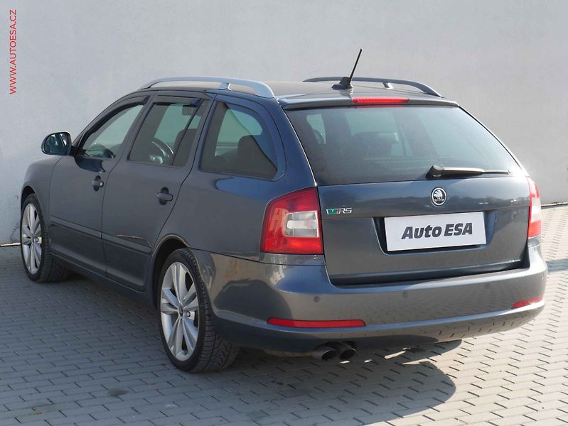 Škoda Octavia (2011) 2.0TSI, RS, DSG, navi - fotka 6 z 17