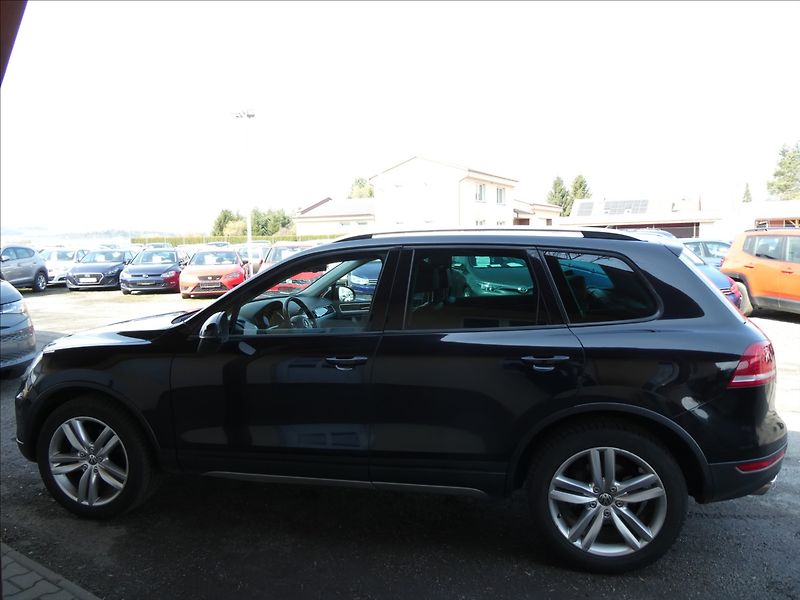 Volkswagen Touareg 3,0 TDi V6 180kW,2xkola,závěs - fotka 6 z 50