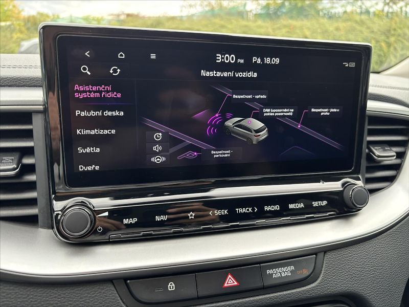 Kia Ceed 1,5 TGDi TOP ZÁRUKA - fotka 21 z 40