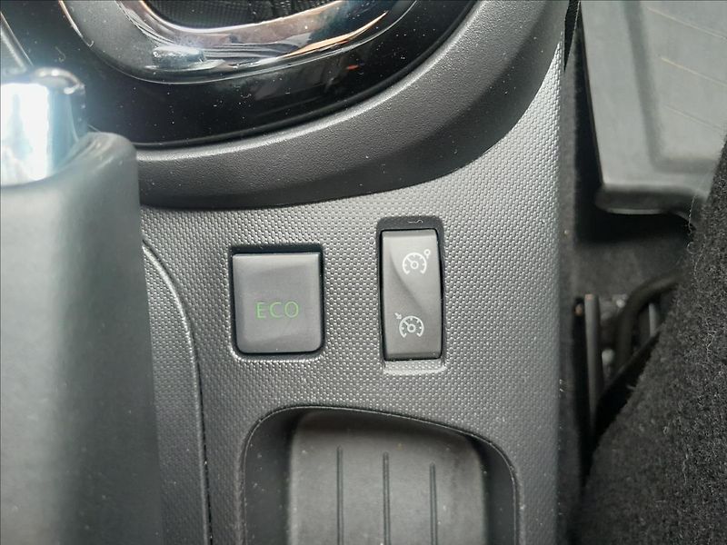 Renault Captur 1,2TCe 88kW AUTOMAT - fotka 40 z 56