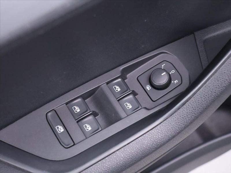Škoda Karoq 1,5 TSI 110kW DSG CZ Navi LED - fotka 12 z 30