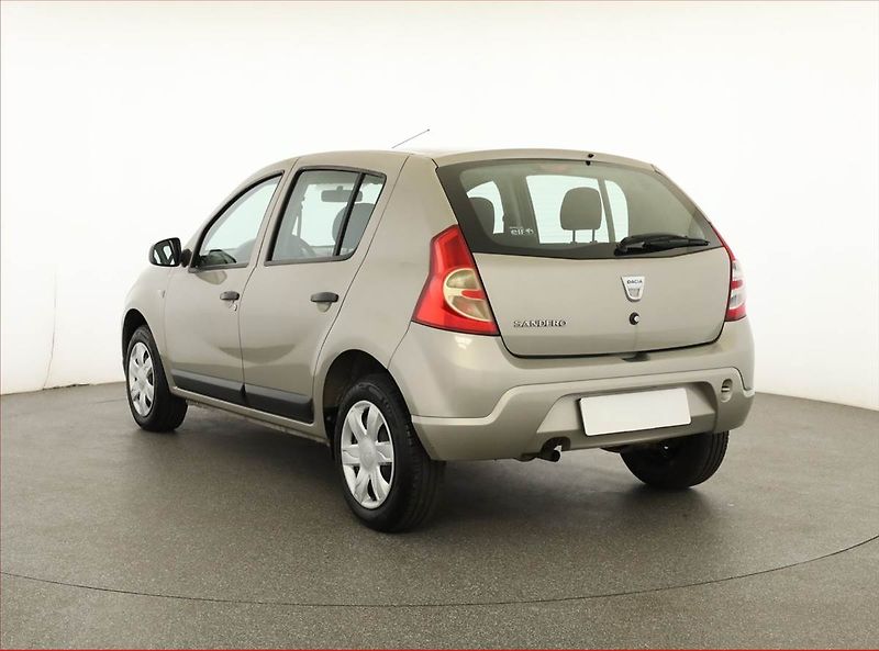 Dacia Sandero (2011) 1.2 16V, po STK, jezdí výborně - fotka 4 z 15