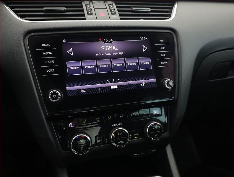 Škoda Octavia (2017) 1.6 TDI, Navi, Tempomat - fotka 9 z 16