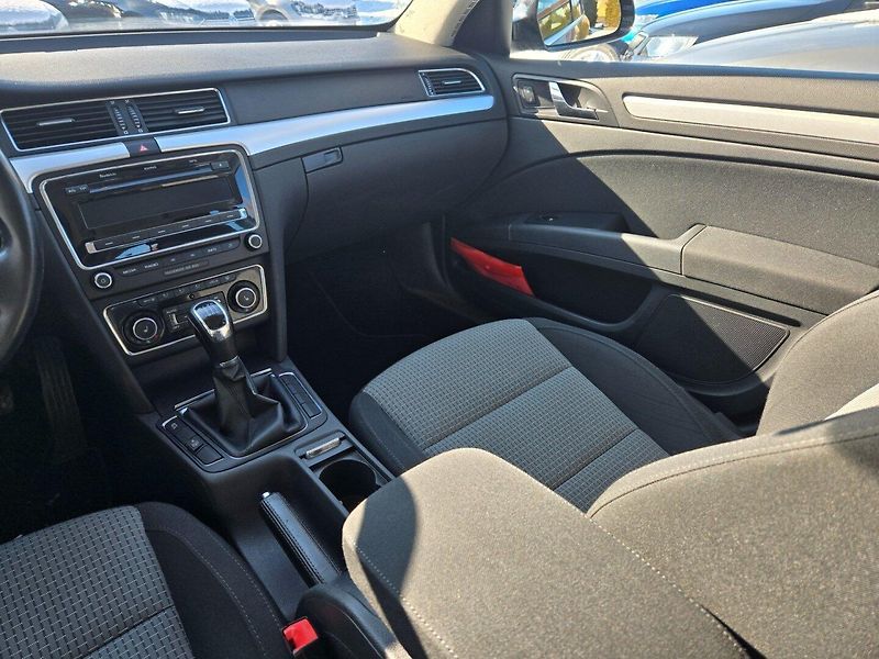 Škoda Superb (2011) 2.0 TDI Serviska Rozvody - fotka 12 z 48