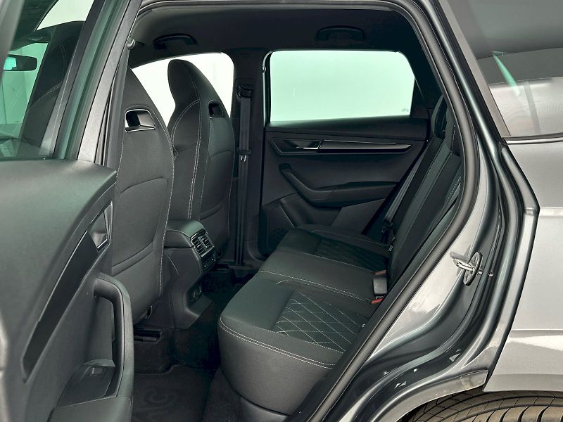 Škoda Karoq (2025) DSG 2.0TDI 110kW 4x4 SportLine - fotka 8 z 33