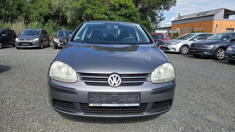 Volkswagen Golf 1.4 TRENDLINE  59KW - fotka 4 z 35