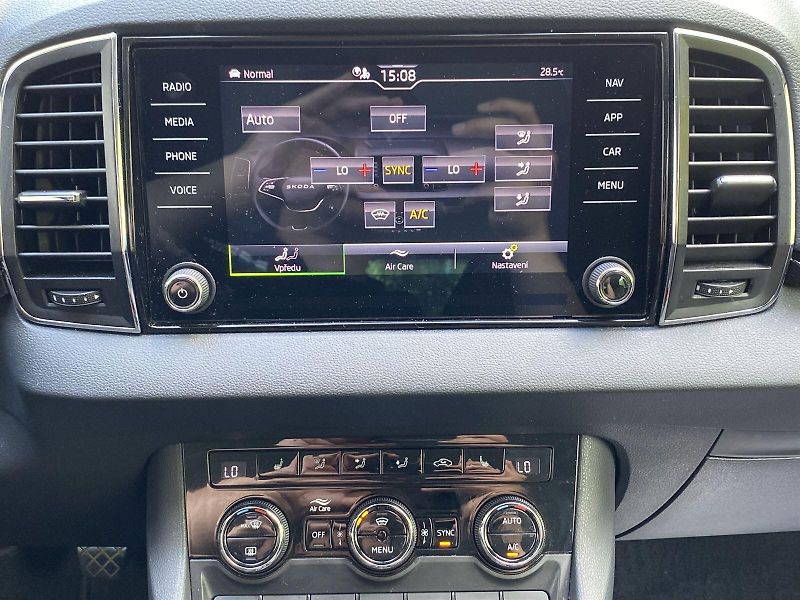 Škoda Karoq (2025) 1.5 TSI Top Selection - fotka 12 z 34