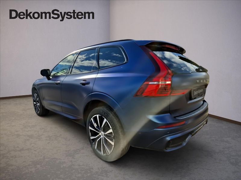 Volvo XC60 2,0 B5 AWD Ultimate Dark Vzduc - fotka 4 z 19