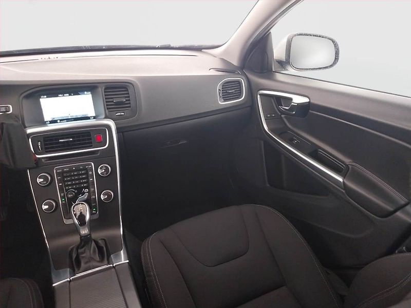 Volvo V60 (2015) D3 2.0, Automat, Navi - fotka 7 z 20