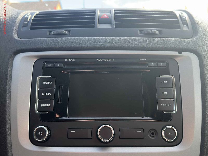Škoda Octavia (2013) 2.0TDi, DSG, navi - fotka 14 z 20