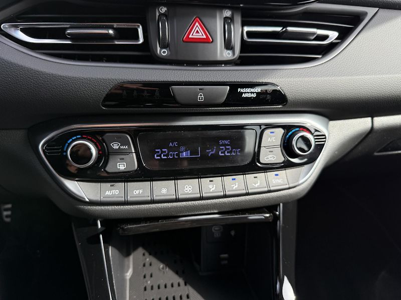 Hyundai i30 1.5 T-GDI 103kW DCT N-Line - fotka 20 z 21