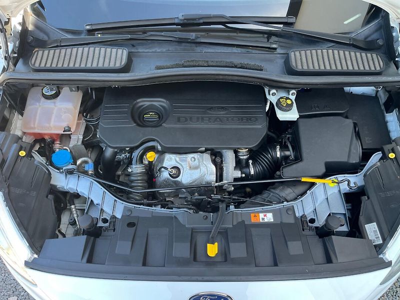 Ford C-MAX (2015) 1.5 TDCi Top Stav - fotka 16 z 17