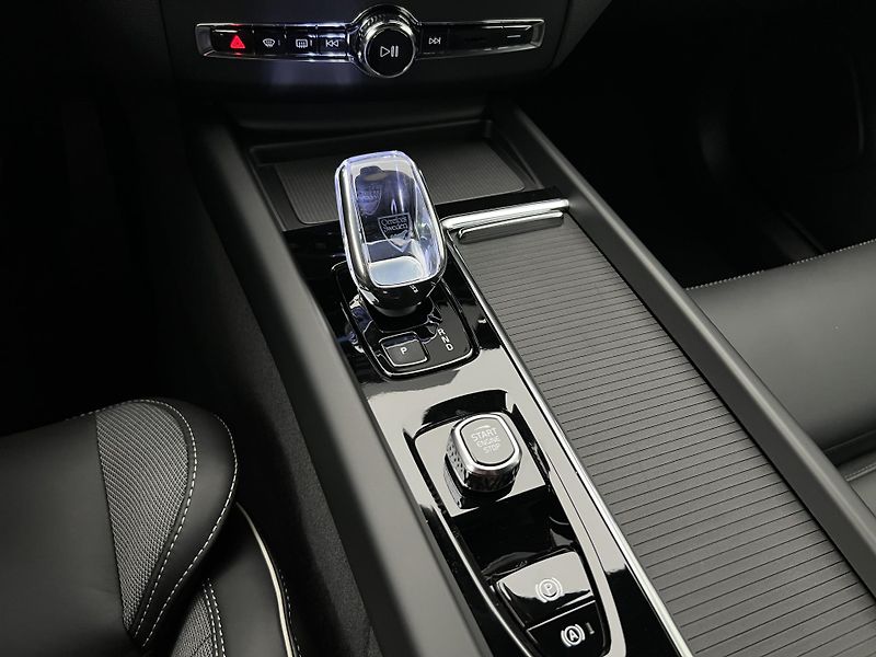 Volvo XC60 (2026) B5 AWD BLACK EDITION PLUS AUT - fotka 30 z 45