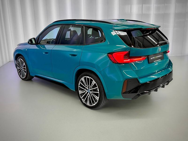 BMW iX1 xDrive 30 M-PAKET, INDIVIDUAL, - fotka 5 z 38