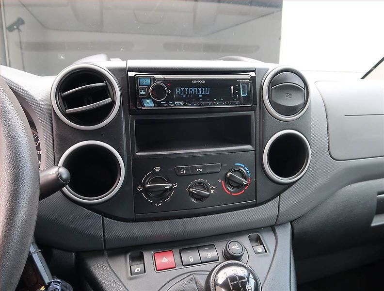 Citroën Berlingo (2014) 1.6 HDi, 3Místa, ČR, 1Maj - fotka 11 z 15