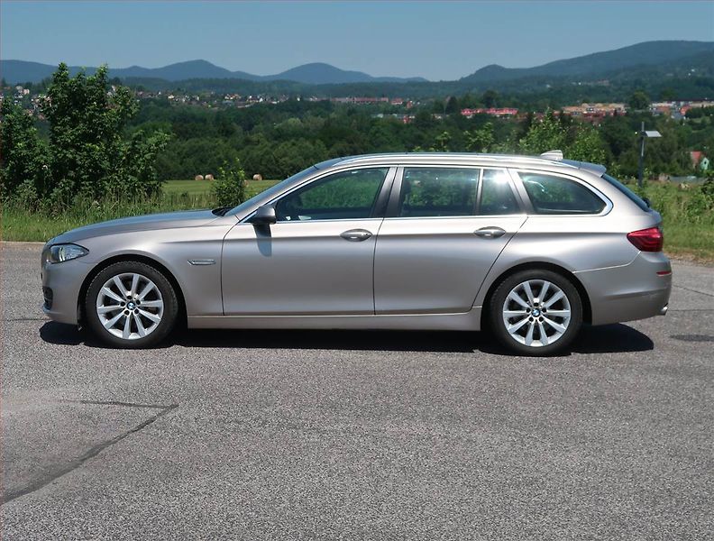 BMW Řada 5 (2016) 525d xDrive, 4X4, Automat - fotka 3 z 14