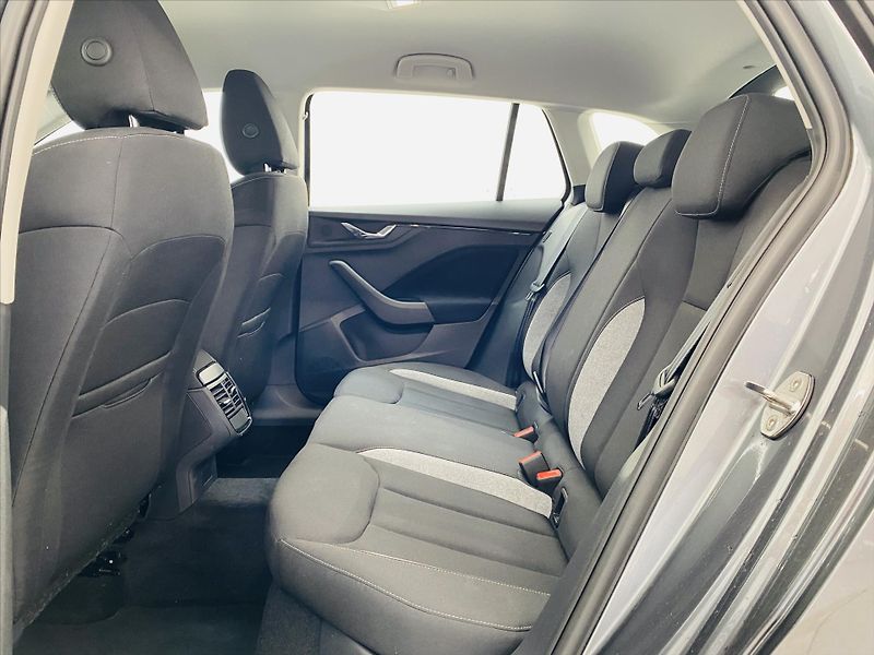 Škoda Scala 1,0 TSI 85kW Selection - fotka 6 z 22