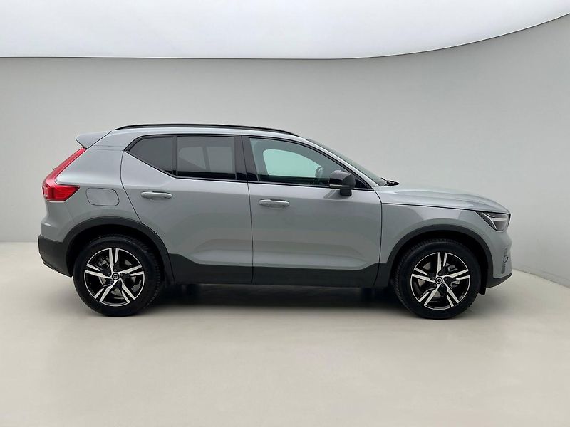 Volvo XC40 B3 DARK PLUS AUT CZ 1. maj. - fotka 10 z 45