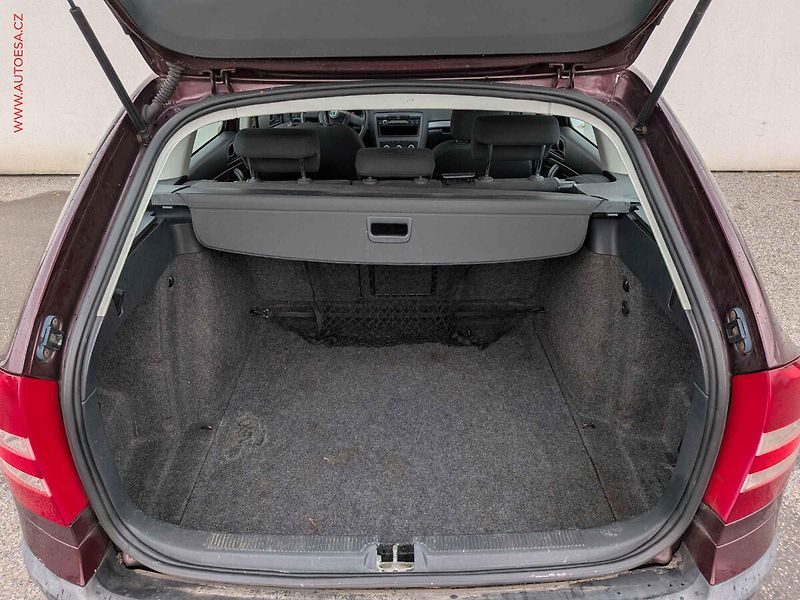 Škoda Octavia (2011) 1.6 MPi, ČR, Klima - fotka 7 z 13