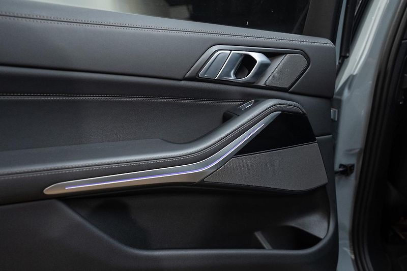 BMW X7 xDrive40i M Sport 280 kW - fotka 29 z 47